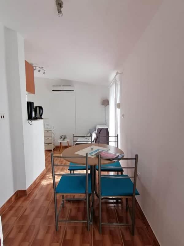 Apartment Krmpotic วีร์ ภายนอก รูปภาพ