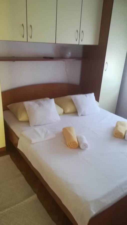 Apartment Krmpotic วีร์ ภายนอก รูปภาพ